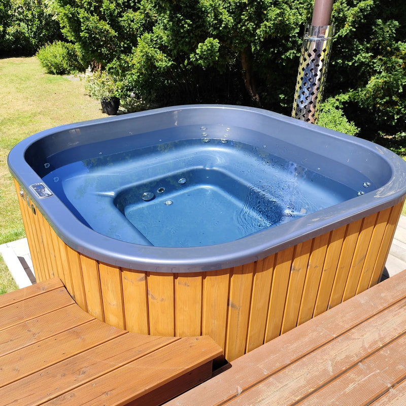 Hot Tub ECKIG 180 mit Acrylwanne und horizontalem Holzofen